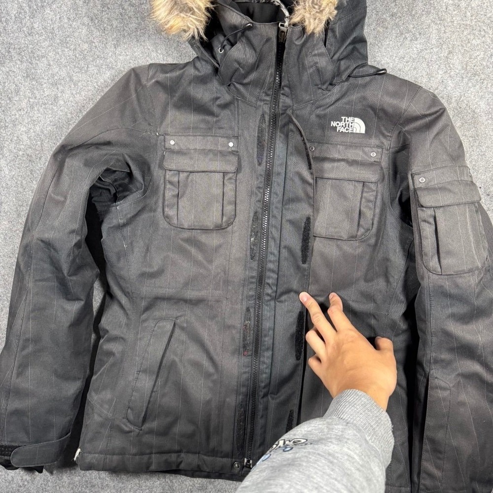 The North Face HyVent Parka Womens Small Grey‎ Pinstripe Faux Fur Hood Insulated - Picture 9 of 15